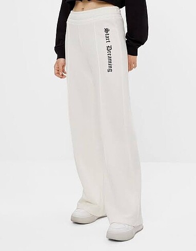 Bershka beyaz eşofman