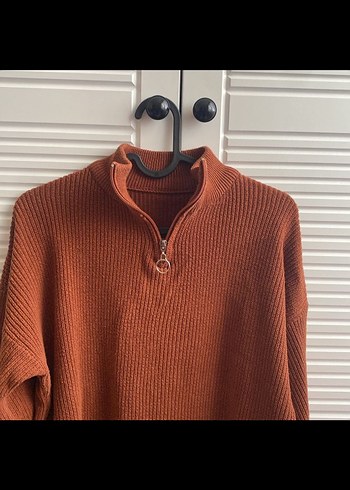 Kahverengi Boğazlı Örme Kazak - Görsel 2