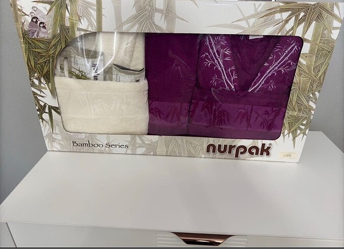 Diğer Nurpak bornoz seti