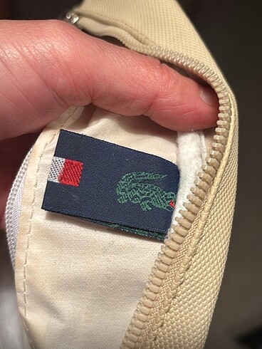 Beden Lacoste kol çantası