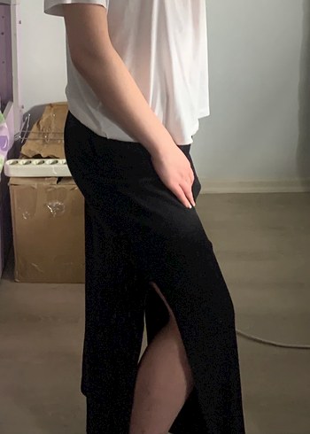 Yırtmaçlı Siyah Midi Etek - Görsel 2