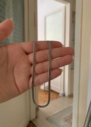 Diğer Gri Yılan Derisi Desenli Midi Kolye