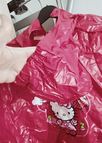 Kız Çocuk Parlak kırmızı Düğmeli Yağmurluk - Görsel 5