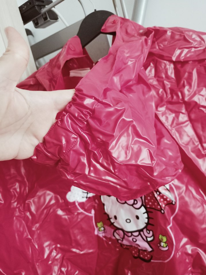 Kız Çocuk Parlak kırmızı Düğmeli Yağmurluk - Görsel 5