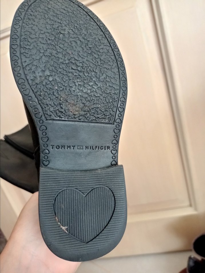 Tommy Hilfiger Siyah Deri cocuk çizme - Görsel 4