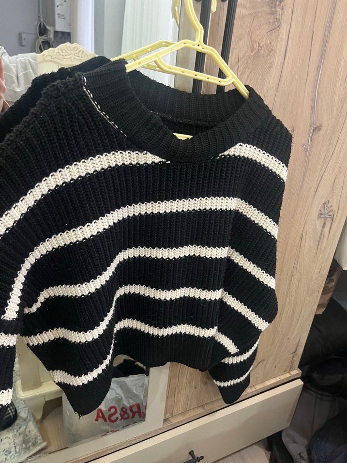 Siyah Beyaz Çizgili Örgü Kadın Kazak - Görsel 3