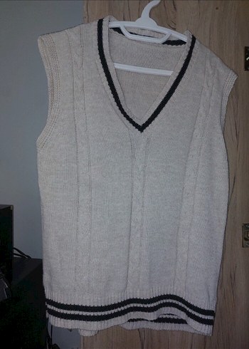 Bej V Yakalı Örgü Kadın Süveter - Görsel 2