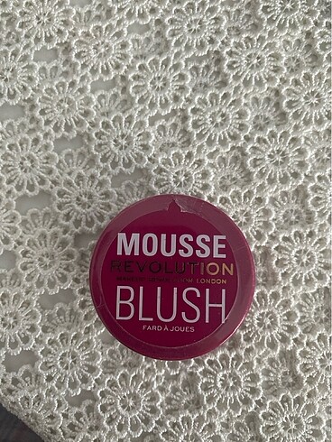 revolution mousse blush köpük allığı koyu pembe