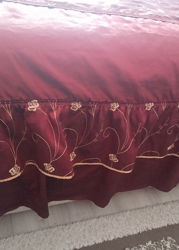 Bordo Parlak Nakışlı Yatak Örtüsü - Görsel 4