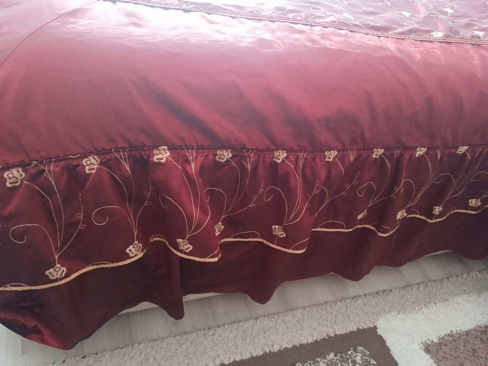 Bordo Parlak Nakışlı Yatak Örtüsü - Görsel 4