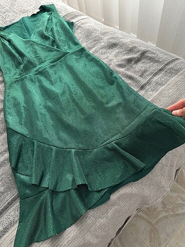 Yeşil ışıltılı şık elbise - Görsel 3