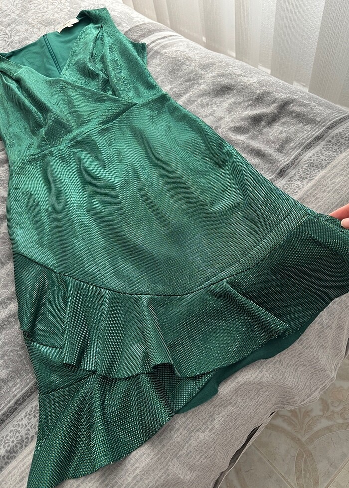 Yeşil ışıltılı şık elbise - Görsel 3