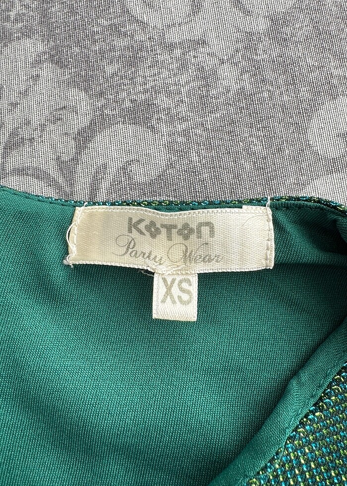 Yeşil ışıltılı şık elbise - Görsel 4