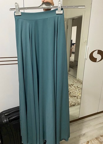 Kadın Turkuaz Uzun Saten Etek-Üst İkili Takım - Görsel 4