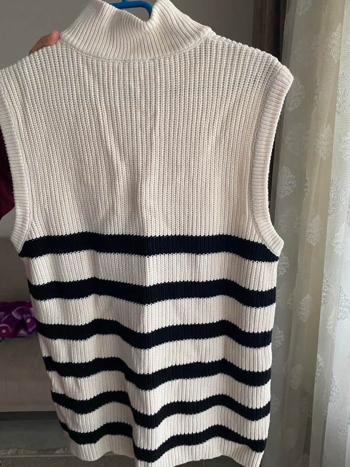 Çizgili Boğazlı Kolsuz Triko Süveter - Görsel 4