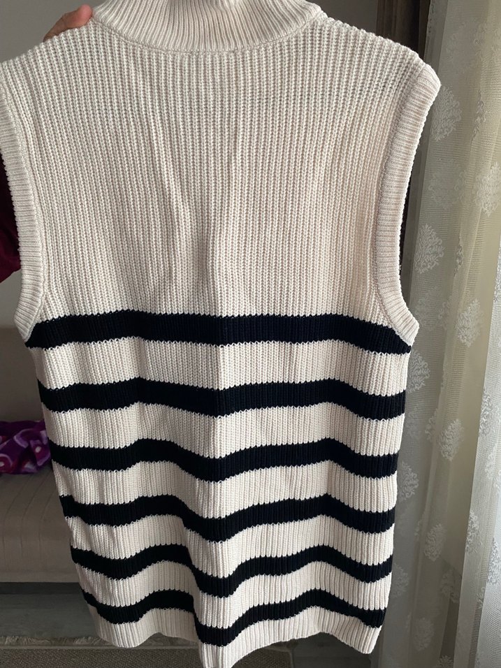 Çizgili Boğazlı Kolsuz Triko Süveter - Görsel 3