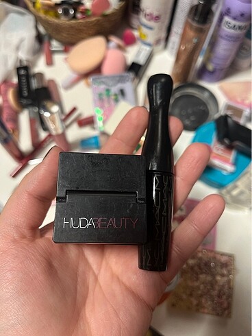 Huda Pudra ve Mac In extreme dimension rimel