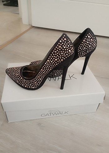 38 Beden Taşlı Stiletto Şık Ayakkabı