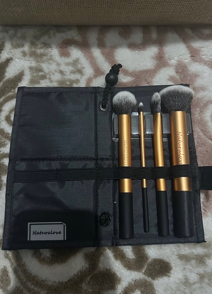 Max Factor X Altın Siyah Makyaj Fırça Seti - Görsel 2