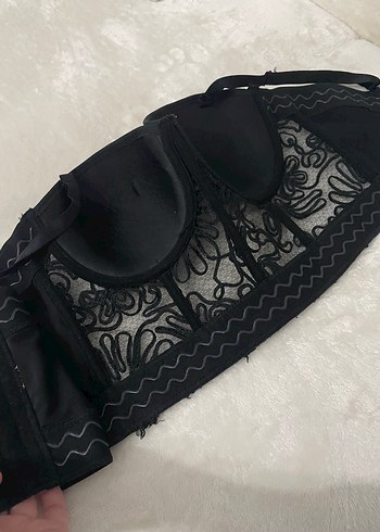 Siyah Dantel Nakışlı Straplez Bustiyer - Görsel 3