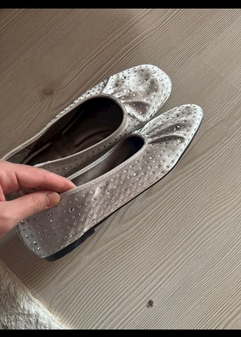 38 Beden beyaz Renk Zara Taşlı Kadın Düz Ayakkabı
