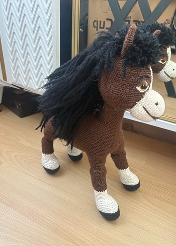 Beden Kahverengi Örgü At Peluş Oyuncak