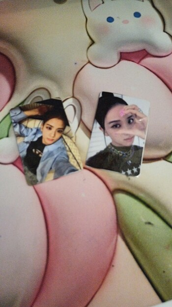 Jisoo kartlar