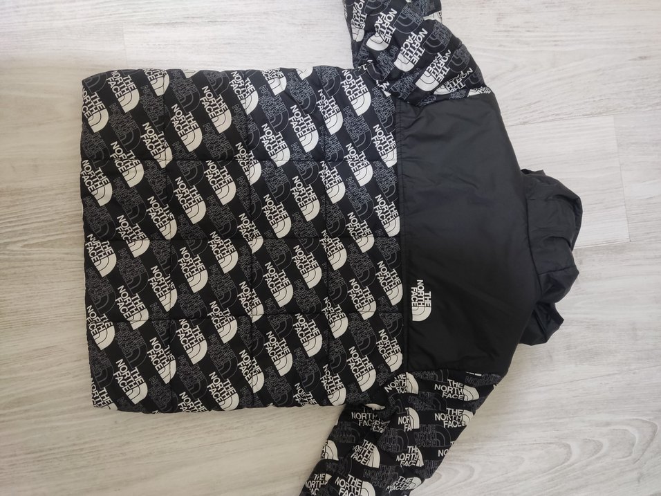 Erkek Çocuk Siyah Kapüşonlu Fermuarlı Mont - Görsel 2