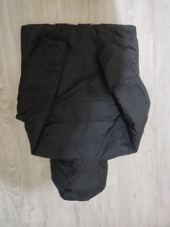 Erkek Çocuk Siyah Kapüşonlu Fermuarlı Mont - Görsel 4