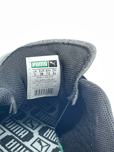 38 Beden siyah Renk Puma Spor Ayakkabı %70 İndirimli.