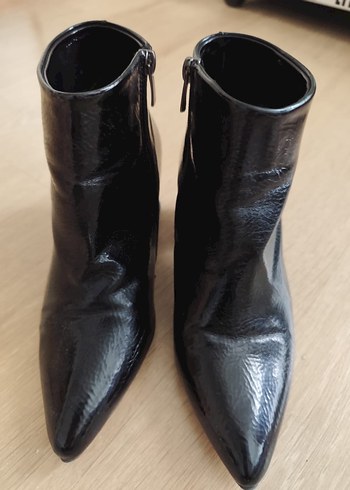 Parlak Siyah Deri Stiletto Topuklu Kadın Bot - Görsel 2