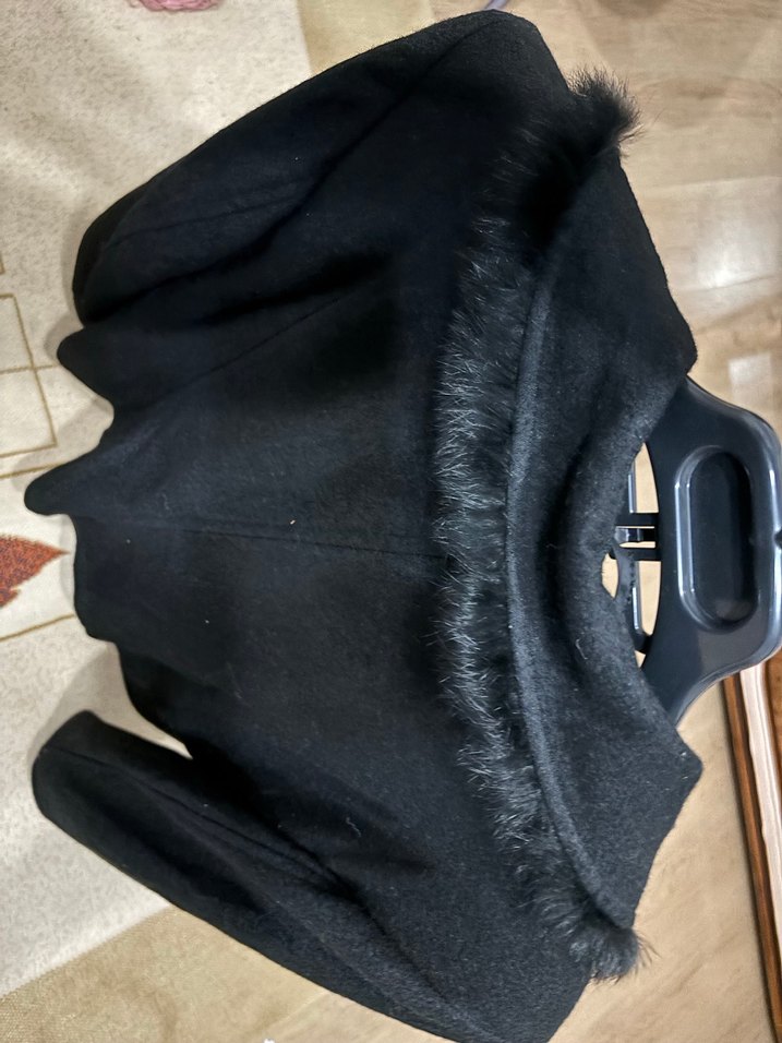 Siyah Kadın Kaban, Büyük Yaka Detaylı - Görsel 3