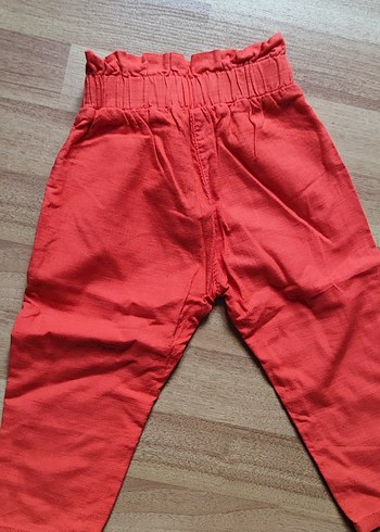 Kızlar için Kırmızı Düğmeli Keten Pantolon - Görsel 2