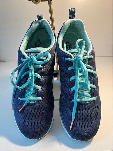 40 numara skechers marka spor ayakkabı