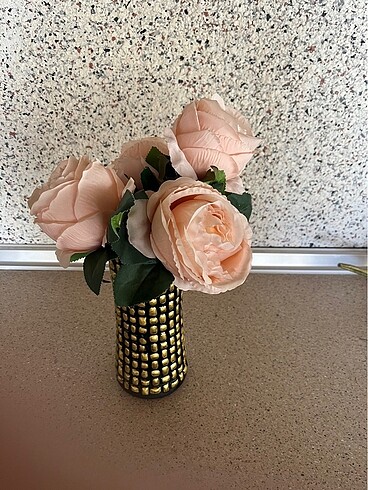  Beden 33 cm boyunda cam vazo içinde çiçek ????