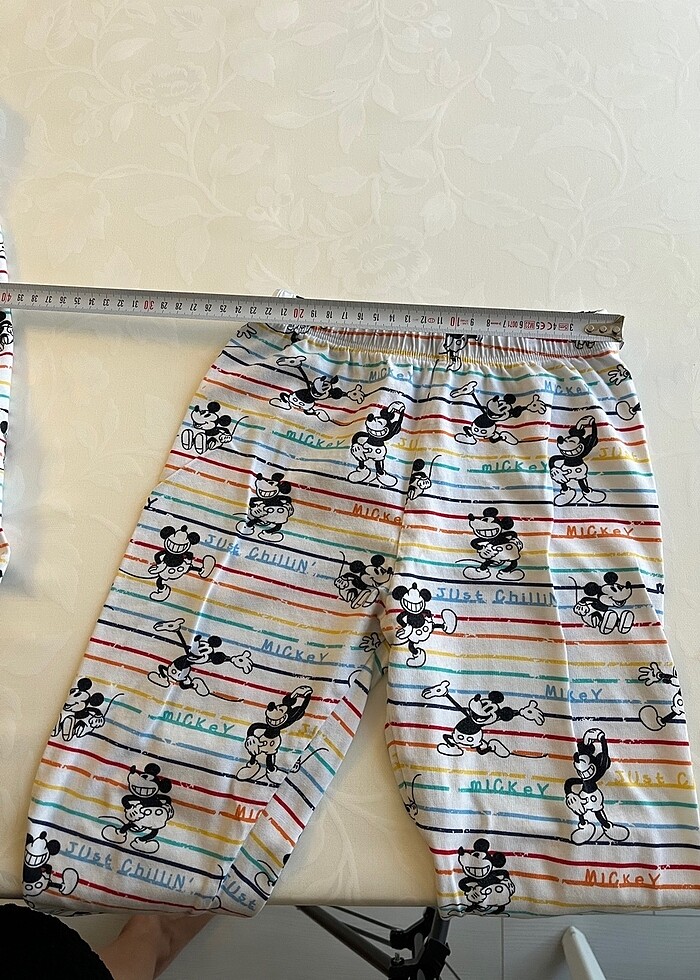 Mickey mouse desenli lisanslı pijama takımı. En son fotoğrafta g - Görsel 4