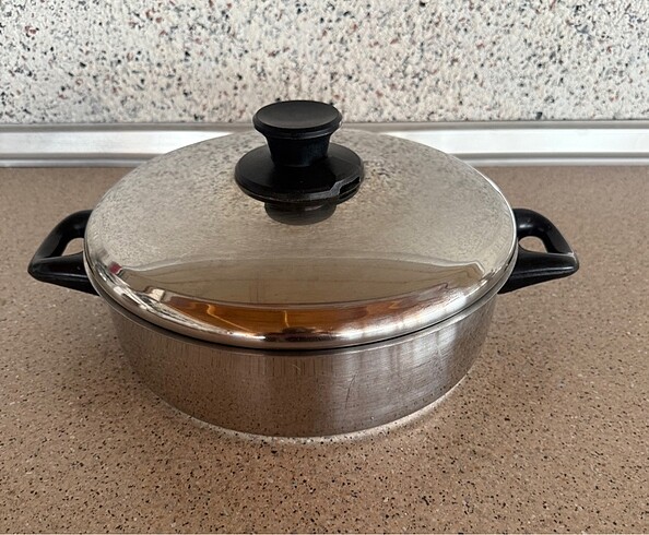 Ten metal Saran marka 27 cm çapında çelik tencere tabanı çok kal