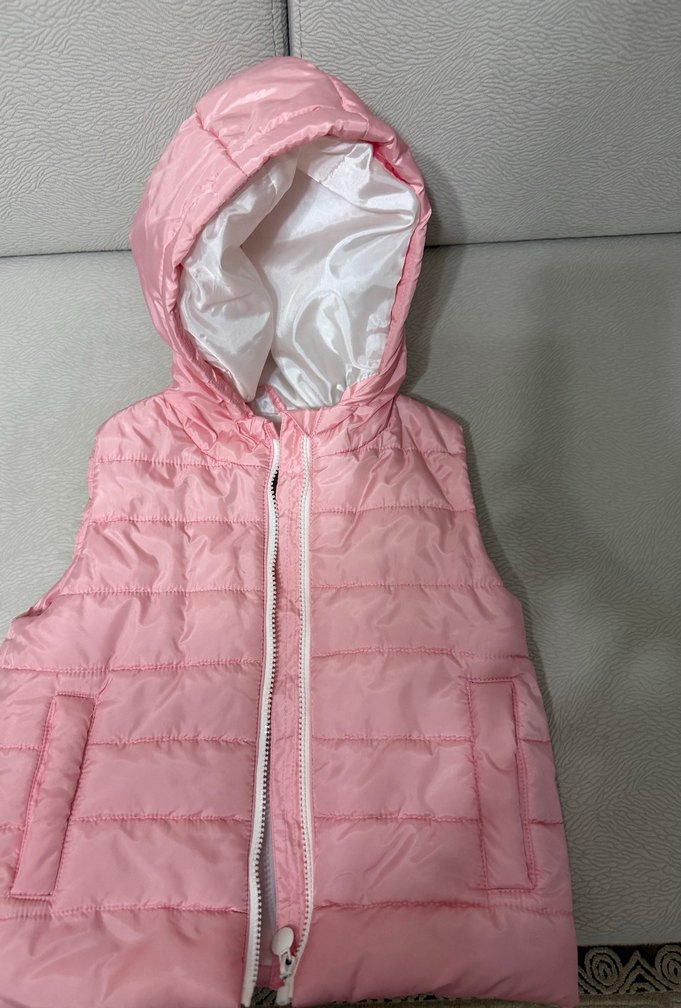 Kız Çocuk Pembe Kapüşonlu Fermuarlı Yelek - Görsel 2