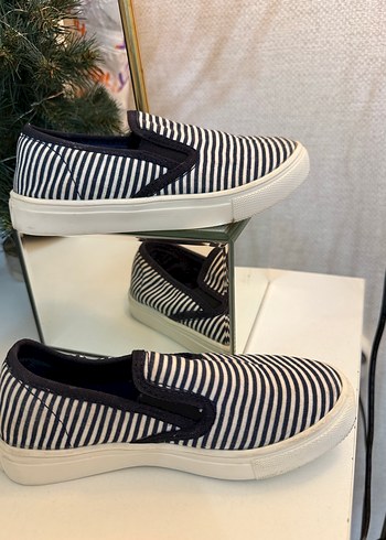 Limon marka 28 numara çigili keten ayakkabı - Görsel 2