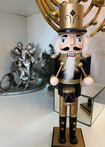 Altın ve Siyah renk fındıkkıran biblo - Görsel 3