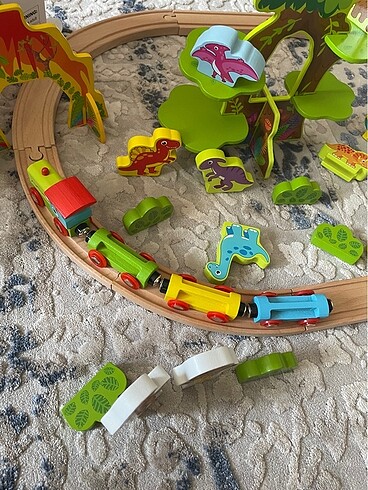 Diğer Tooky toy 40 parça ahşap dinazor oyun seti