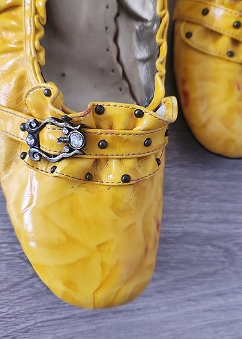 Sarı Parlak Tokalı Blok Topuklu Kadın Babet - Görsel 5