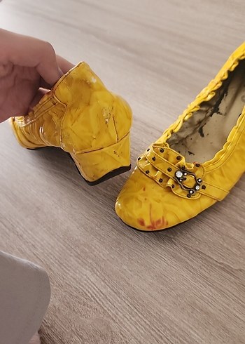 Sarı Parlak Tokalı Blok Topuklu Kadın Babet - Görsel 13