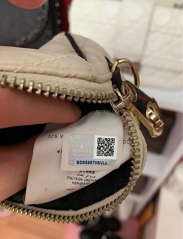  Beden beyaz Renk Orijinal moncler