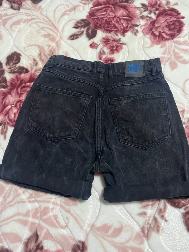 Siyah Batik Desenli Salaş Mini Kot Şort - Görsel 2