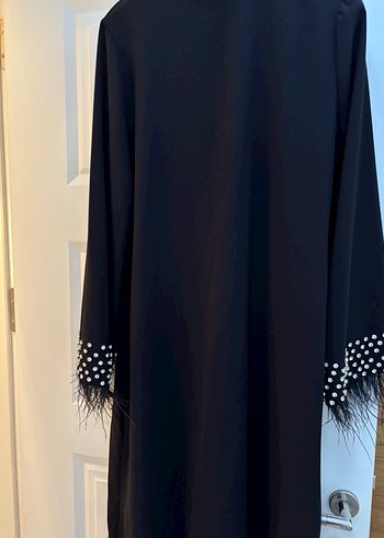 Tüy Detaylı Siyah Uzun Kadın Elbise - Görsel 4