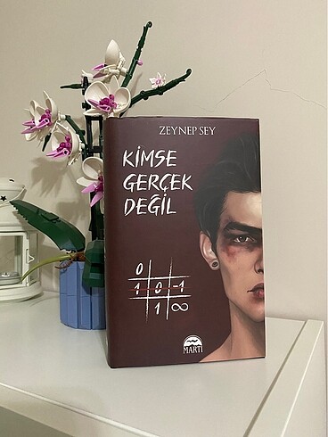 Kimse Gerçek Değil -Zeynep Sey