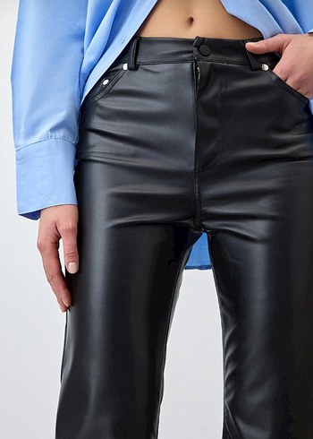 Kadın Siyah Deri Düz Paça Pantolon - Görsel 5