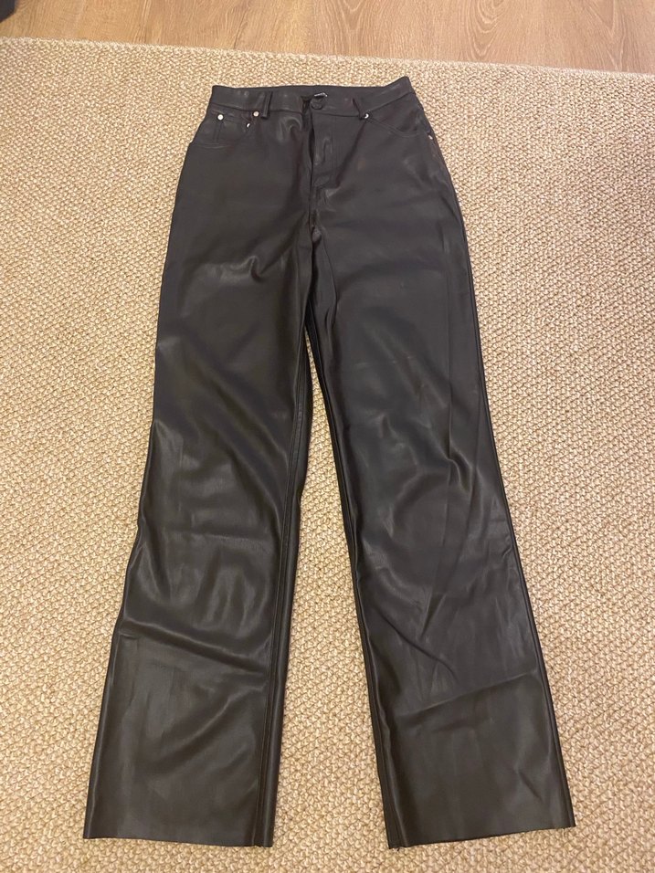 Kadın Siyah Deri Düz Paça Pantolon - Görsel 2