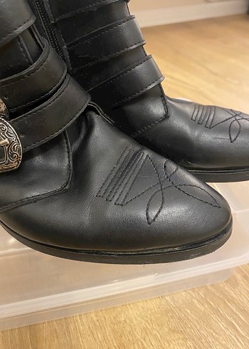 Kovboy Kadın Bot - Görsel 2